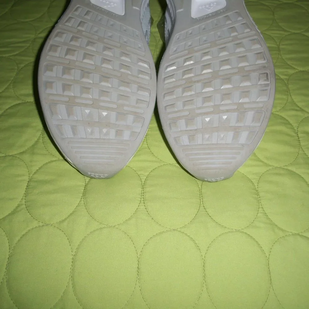 Adidas Women's White Shoes - Picture 13 of 16